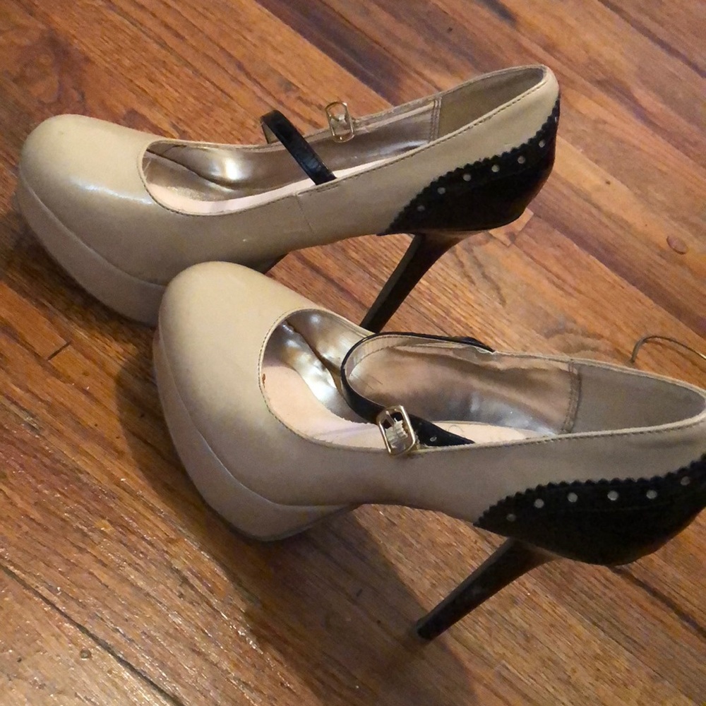 Classy stilettos 👠